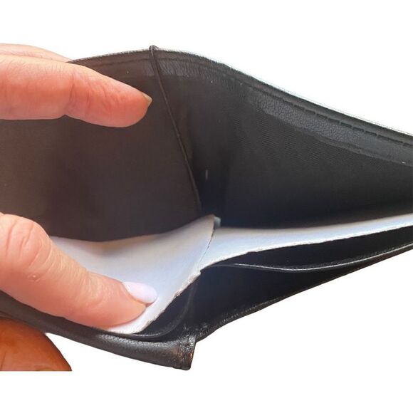 Perry Ellis Portfolio black Leather Passcase Style Foldover ID Flap 6 card slots - Picture 5 of 9